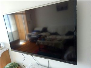 52寸夏普电视机，原装面板，八九成新，可联网选台看节目，原价七千，现价三千